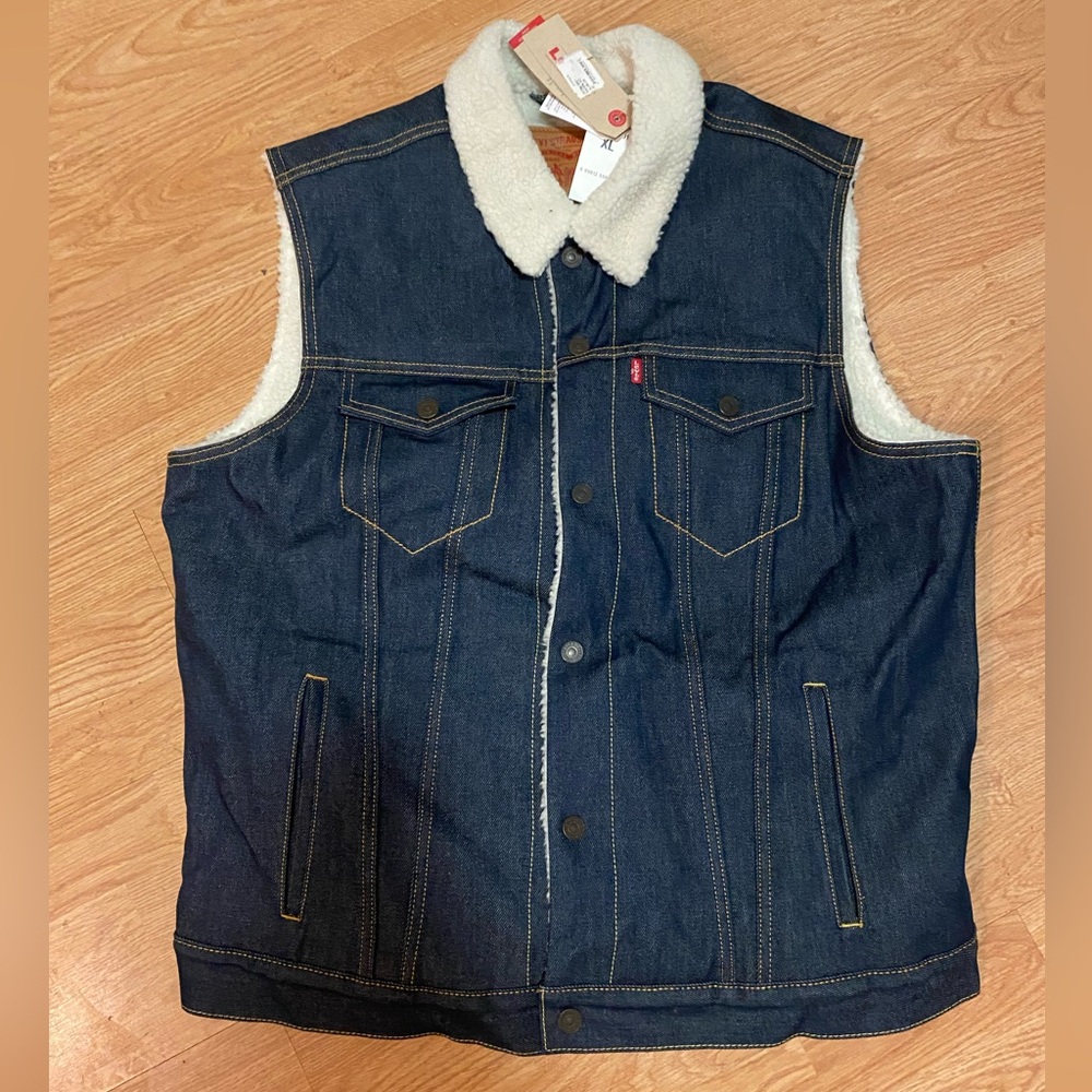 NWT Levis Sherpa Denim Vest